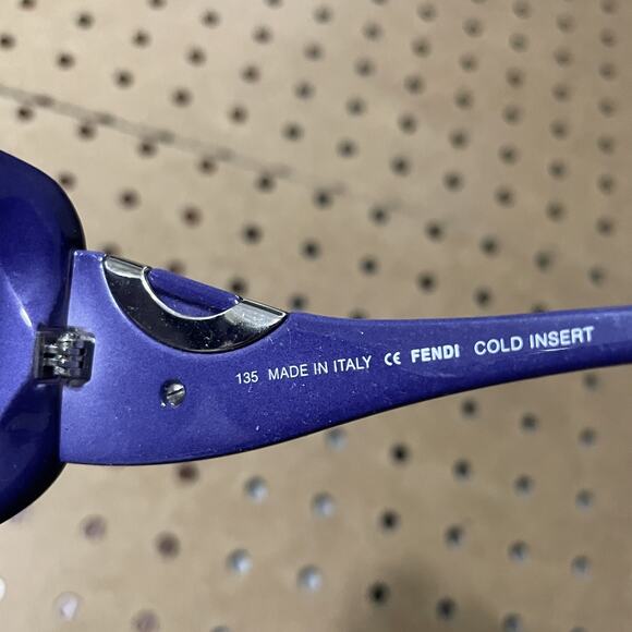Fendi Sunglasses Women Purple Frame Cold Insert FS5064 Polarized Italy 56.17.135 main image 5